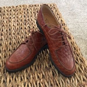 Tags Golf. Golf shoes. Moc croc embossed. leather inside and out. Vintage. Size8